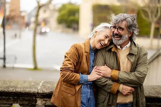 Salud integral después de los 50: guía práctica basada en evidencia